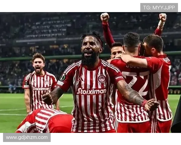 15年足球退役球星盘点 球场传奇与荣耀时刻回顾 15年足球退役球星盘点 球场传奇与荣耀时刻回顾