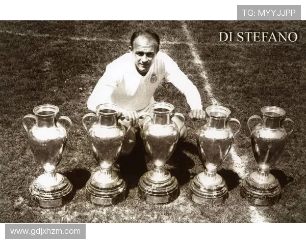 1987年5月足球球星的精彩表现与传奇时刻回顾 1987年5月足球球星的精彩表现与传奇时刻回顾