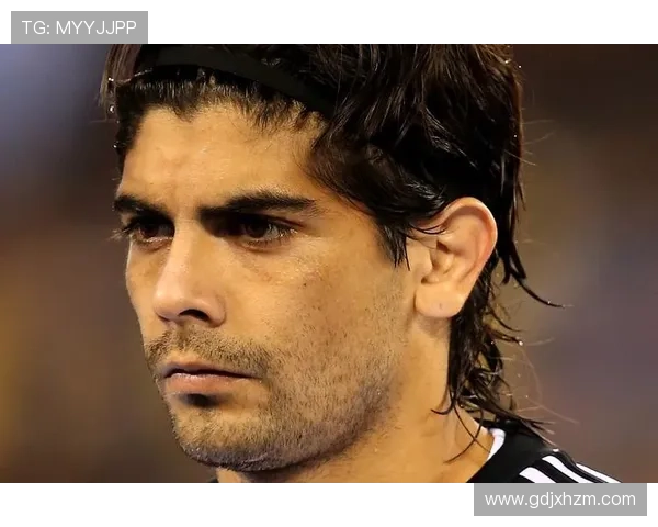 2003年足球界明星风采回顾:传奇球员与关键时刻的精彩表现 2003年足球界明星风采回顾:传奇球员与关键时刻的精彩表现