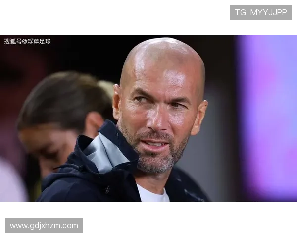 九十年代法国足球传奇：齐达内、亨利与世界足球的辉煌篇章