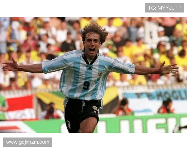 巴蒂斯图塔：足球场上的传奇射手与最帅球星之一的光辉岁月